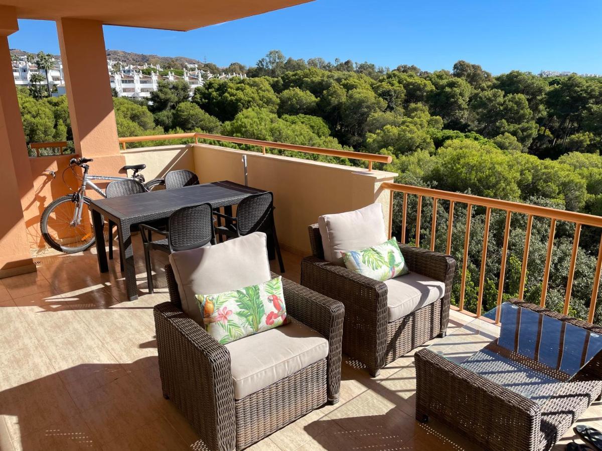 Beautiful Holiday Apartment 2 Bedroom Beach And Pool Malaga Marbella Calahonda Royale Mijas Costa Spain Esterno foto